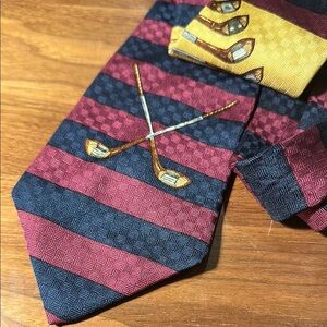 Stylish Golf Themed Striped Tie